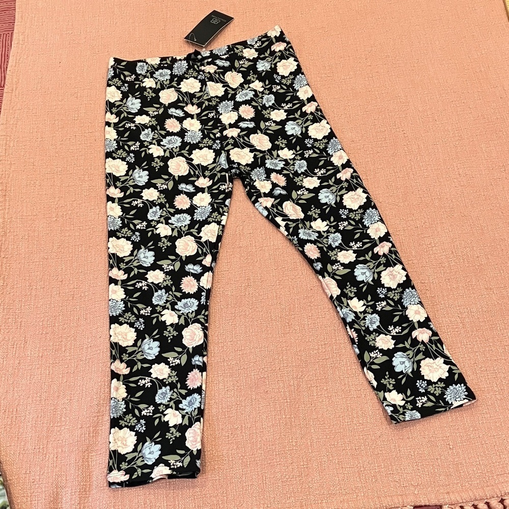 NWT capri length wm’s Floral Print Women's Leggings pants - high rise